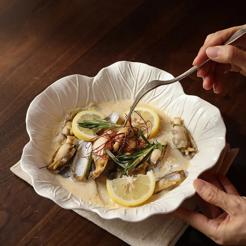 Creative Relief Ceramic Salad Plate Hotel Restaurant Deep Plates Exquisite Irregular Tray White Tableware