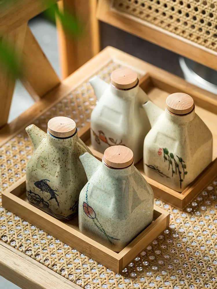 Vintage Simple Japanese Oil Jar 350ml Ceramic Vinegar Bottle Restaurant Chilli Oil Soy Sauce Bottle Tableware Seasoning Bottle