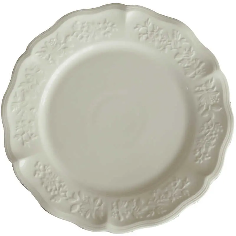 French Retro Relief Ceramic Dessert Plate Exquisite Afternoon Tea Dinner Plates Light Luxury Cake Dish Tableware 22.7cm