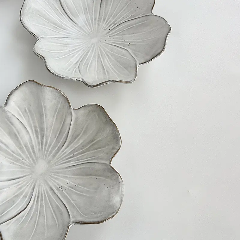 Retro Flower Shaped Deep Plates Rural Style Irregular Rough Ceramic Tableware Living Room Snack Fruits Candy Placed Tray