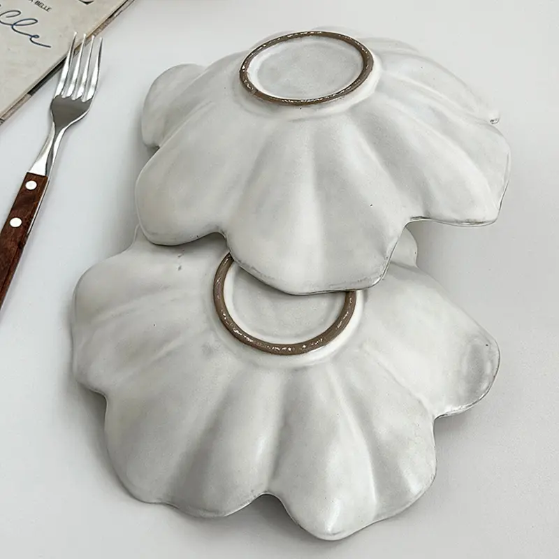 Retro Flower Shaped Deep Plates Rural Style Irregular Rough Ceramic Tableware Living Room Snack Fruits Candy Placed Tray
