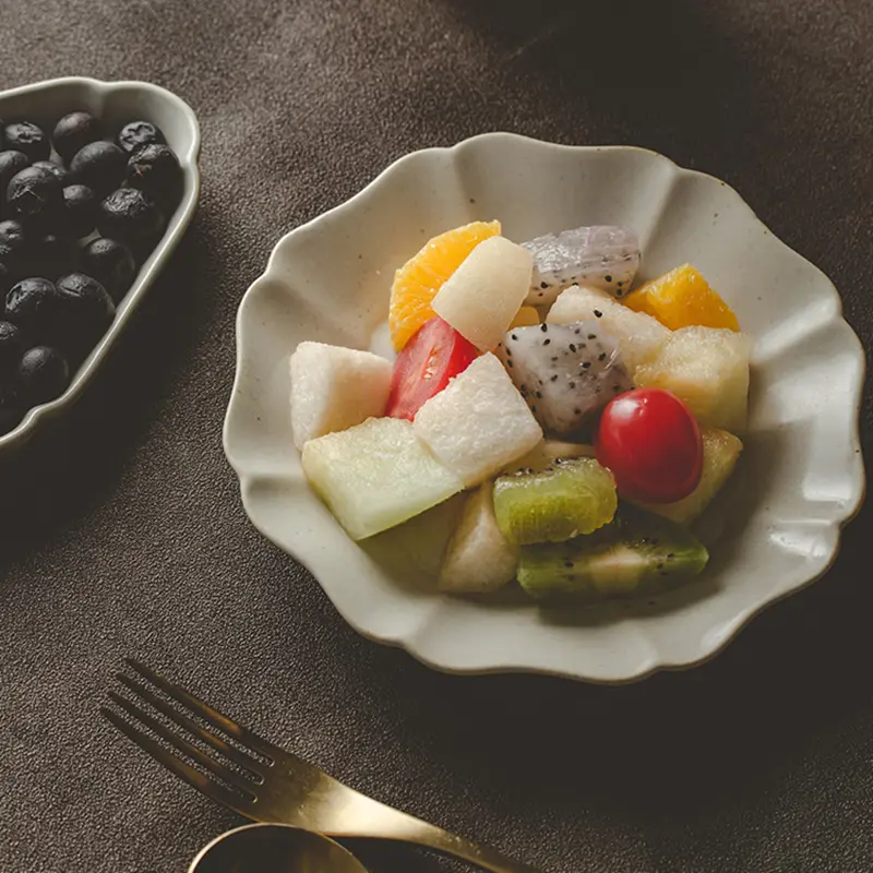 Japanese Ceramic Vegetable Plate Household Retro Fruit Plate Simple Breakfast Dessert Pastry Plate Round Tableware 15.8cm