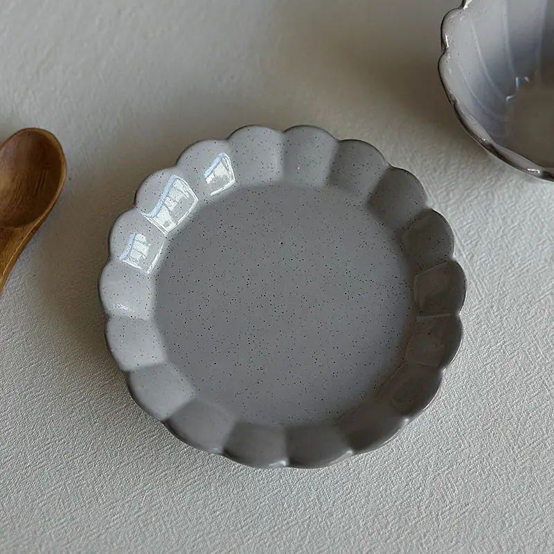 Afternoon Tea Flower Edge Latte Coffee Mug Delicate Cup And Saucer Set For Home Use Simple Grey Color Ceramic Saucer Drinkware