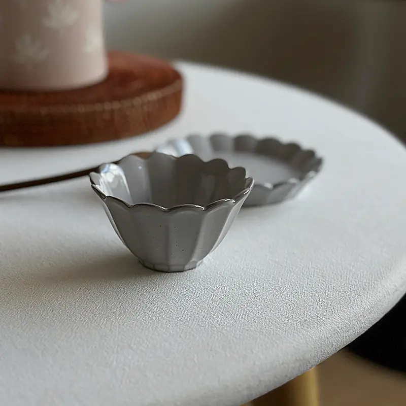 Afternoon Tea Flower Edge Latte Coffee Mug Delicate Cup And Saucer Set For Home Use Simple Grey Color Ceramic Saucer Drinkware