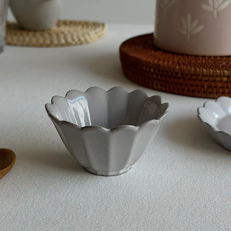 Afternoon Tea Flower Edge Latte Coffee Mug Delicate Cup And Saucer Set For Home Use Simple Grey Color Ceramic Saucer Drinkware