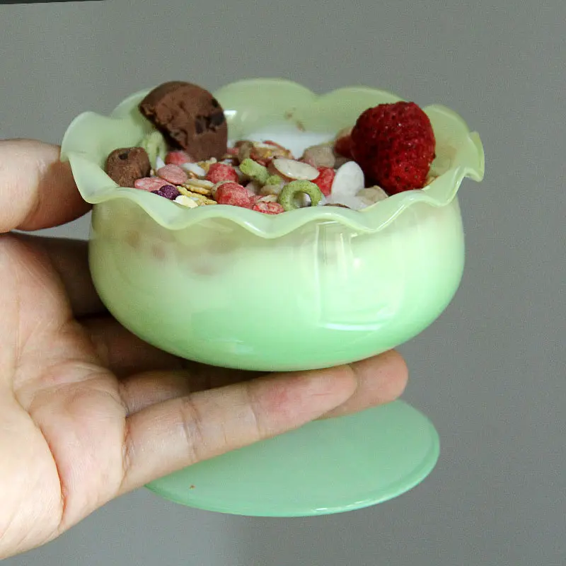 High-grade Ice Cream Dessert Cups Green Petal Shape Border Short Footed Glass Cups Breakfast Yogurt Cup Glassware Gift For Girls