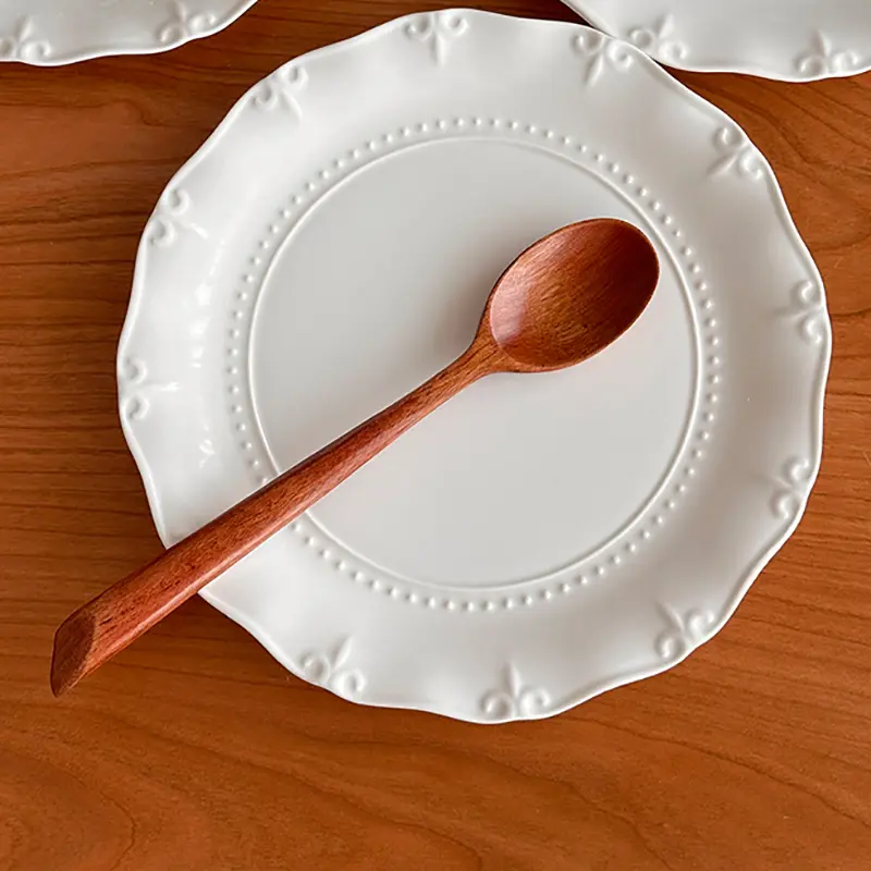 White Flower Shape Ceramic Breakfast Plate Household Exquisite French Dessert Plate Pastry Plate Tableware 20.4cm