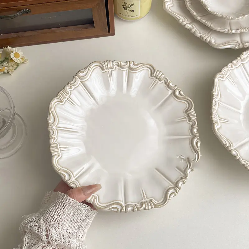 Retro Relief Ceramic Plate Light Luxury Household Dessert Pastry Plate Kitchen Western Food Plate Exquisite Tableware