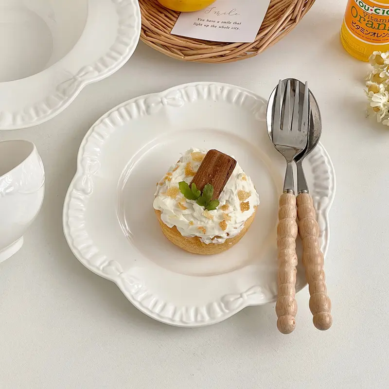 White Flower-shaped Ceramic Plate Bow Embossed Steak Spaghetti Plate Light Luxury Household Breakfast Dessert Pastry Plate