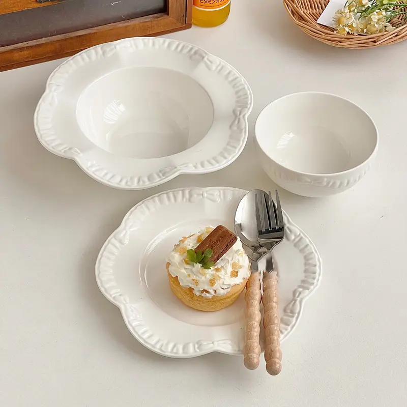 White Flower-shaped Ceramic Plate Bow Embossed Steak Spaghetti Plate Light Luxury Household Breakfast Dessert Pastry Plate