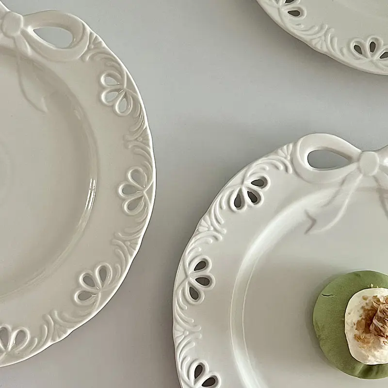 French Bow Dessert Plate Ceramic Hollow Out Cake Fruit Salad Plate Household Western Food Plate Kitchen Tableware 19cm