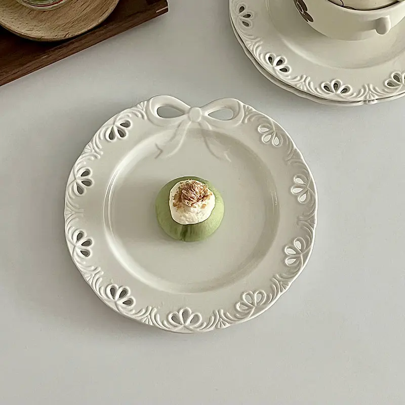 French Bow Dessert Plate Ceramic Hollow Out Cake Fruit Salad Plate Household Western Food Plate Kitchen Tableware 19cm