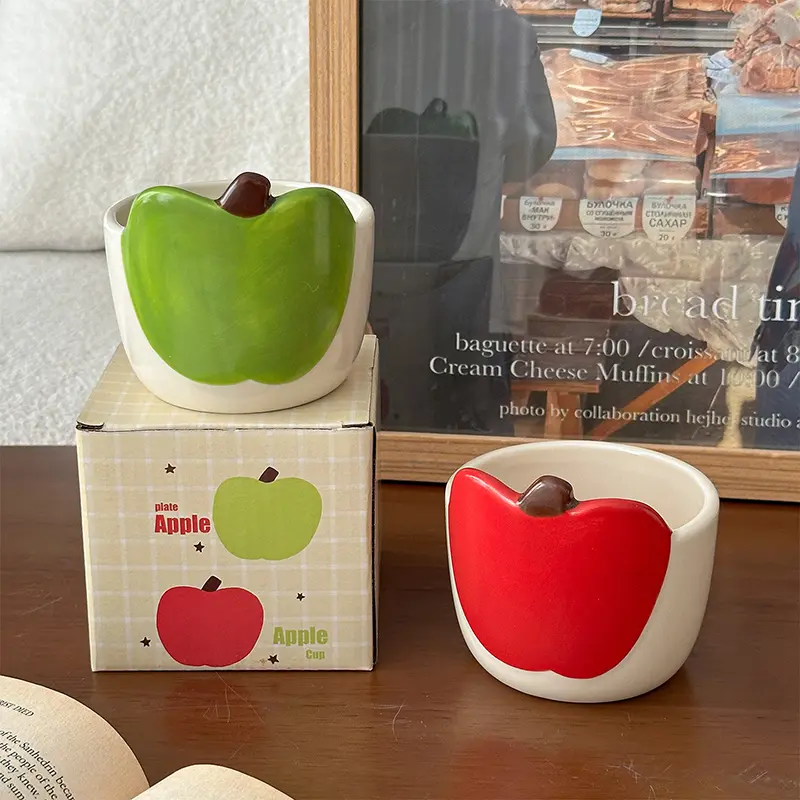 200ml Creative Hand-painted Ceramic Cups Cute Red And Green Apple Hand-held Cup Afternoon Tea Water Milk Coffee Mug