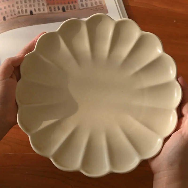 Simple Matte Ceramic Dinner Disc Flower-shaped Dessert Pastry Tray Household Lunch Pasta Plate Tableware