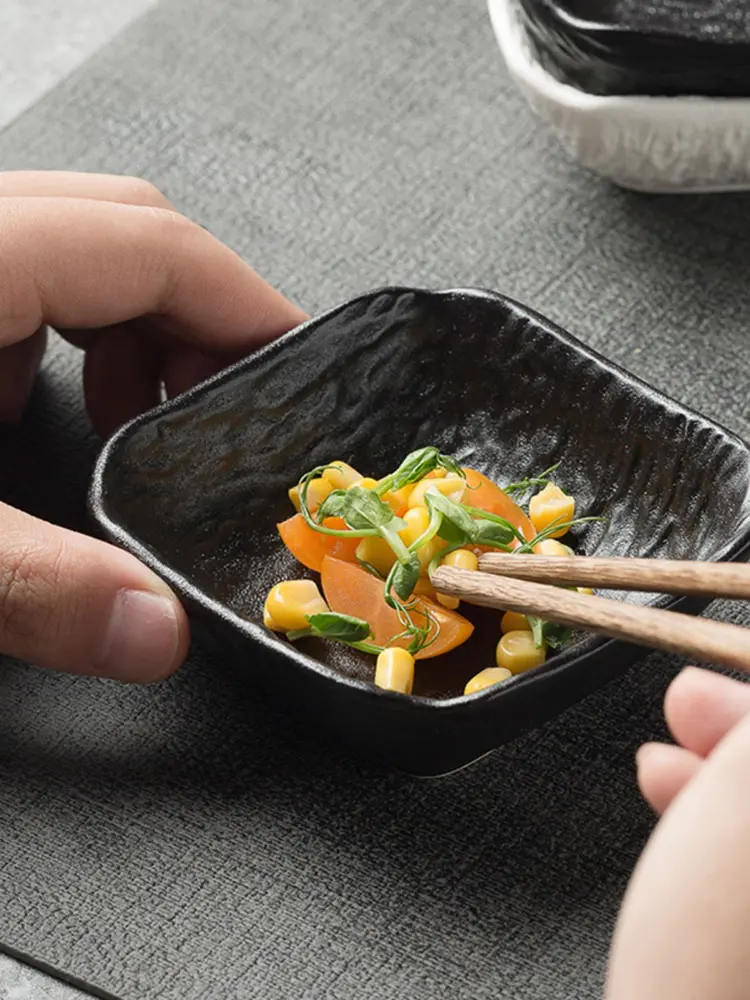 Japanese Small Plate Ceramic Household Ketchup Saucer Barbecue Hot Pot Dip Plate Simple Snacks Fruit Saucer