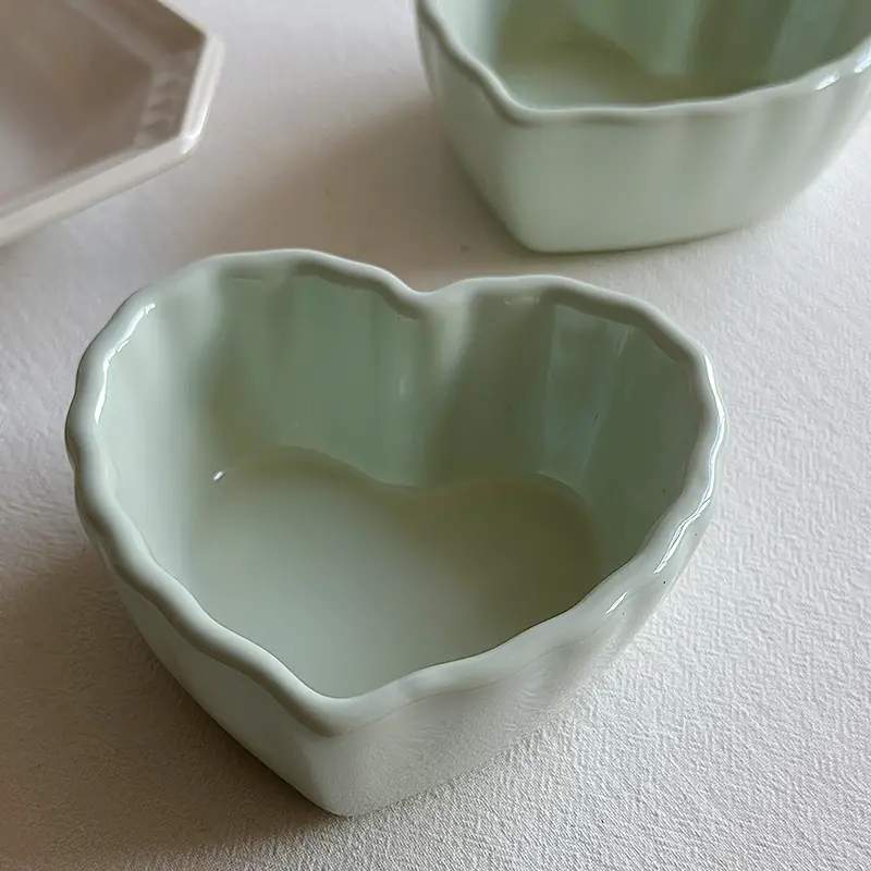 Solid Colour Heart Shaped Ceramic Bowl Light Green Heat Resistant Baking Bowls Cute Afternoon Tea Dessert Pudding Bowl Tableware