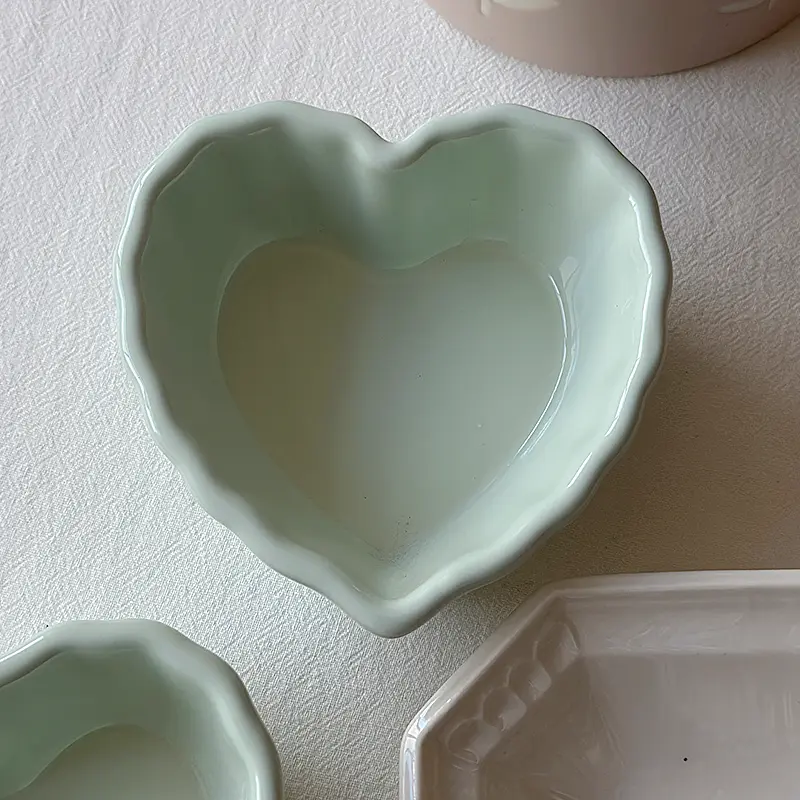 Solid Colour Heart Shaped Ceramic Bowl Light Green Heat Resistant Baking Bowls Cute Afternoon Tea Dessert Pudding Bowl Tableware