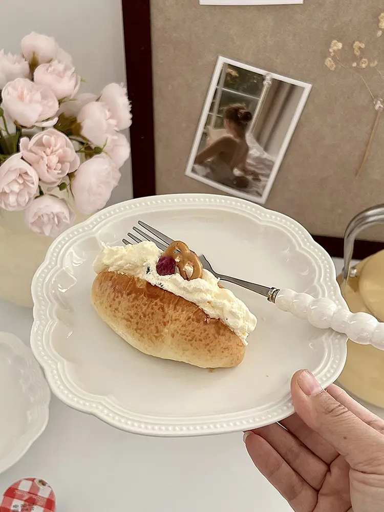 French Ceramic Relief Dinner Plate Simple White Breakfast Snack Plate Household Pastry Plate Tableware