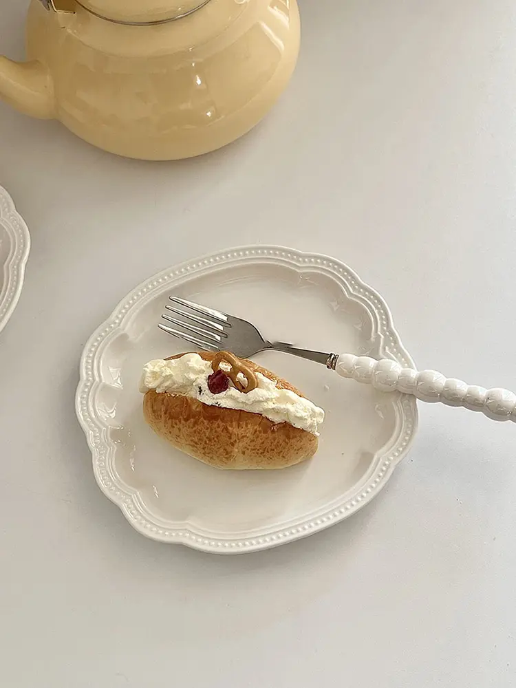 French Ceramic Relief Dinner Plate Simple White Breakfast Snack Plate Household Pastry Plate Tableware