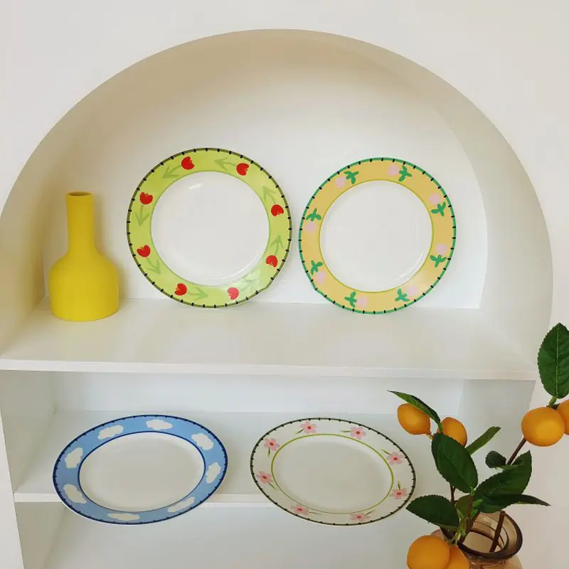 Hand-painted Round Ceramic Plate Cute Flower Pattern Home Western Breakfast Plate Under Glazed Flat Pastry Dish