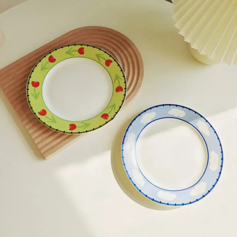 Hand-painted Round Ceramic Plate Cute Flower Pattern Home Western Breakfast Plate Under Glazed Flat Pastry Dish