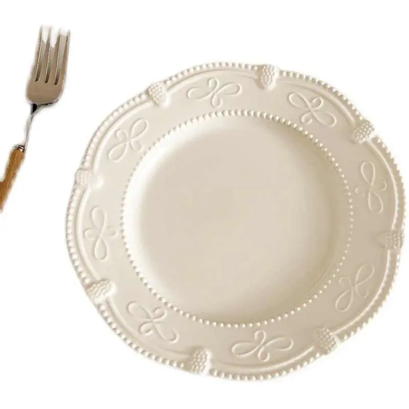 French Retro Relief Ceramic Plate Exquisite Round White Breakfast Plates Afternoon Tea Snack Pastry Dish 19cm Tableware
