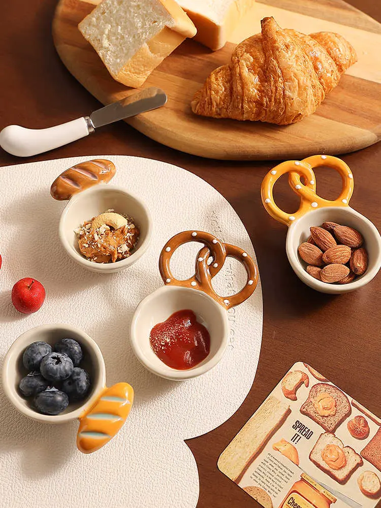 Embossed Bread Handle Ceramic Spice Plate Creative Dipping Saucer Household Cute Mini Nuts Fruit Plate Soy Sauce Vinegar Dish