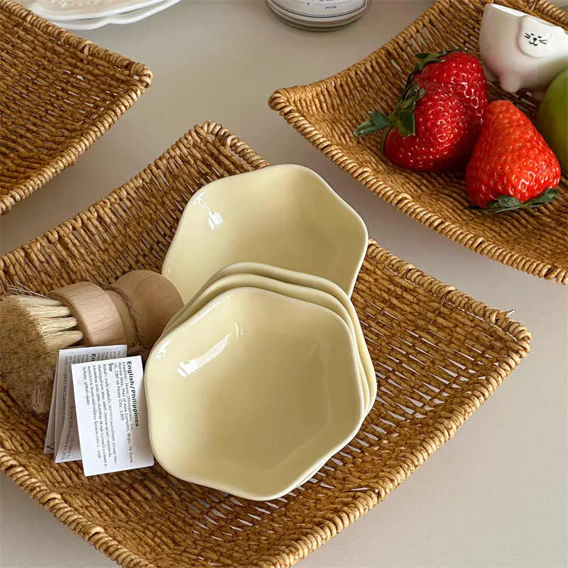 Solid Colour Ceramic Saucer Household Soy Sauce Vinegar Dipping Saucer Hot Pot Seasoning Plate Small Sushi Plates