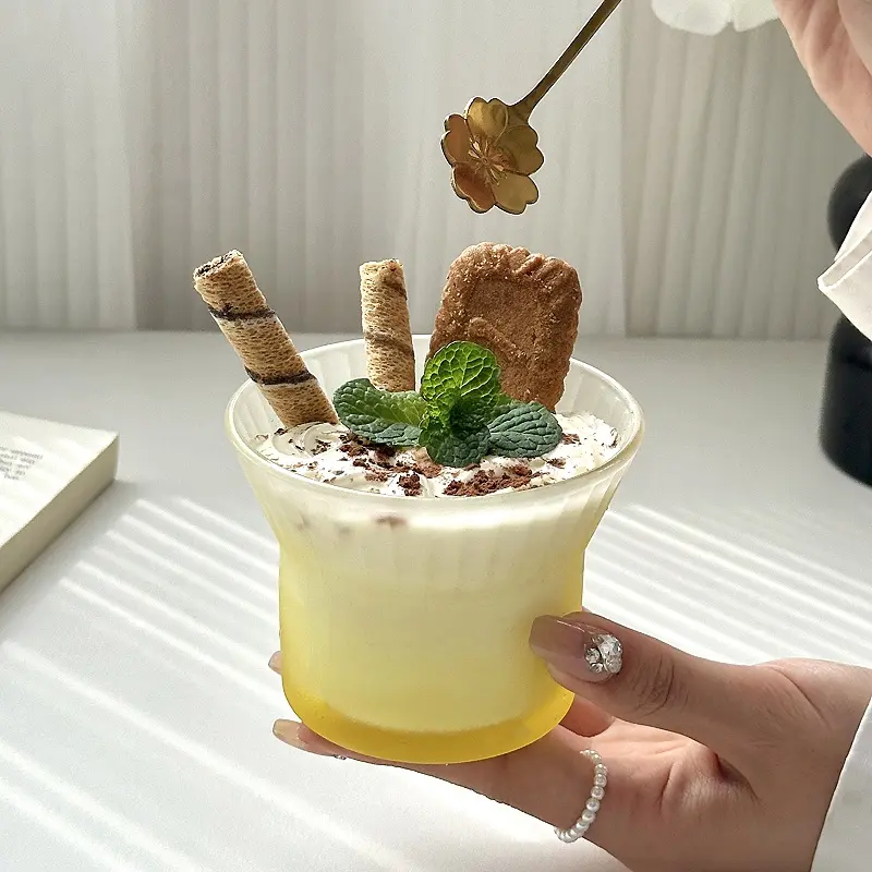 Wide Mouth Coloured Dessert Cups Household Summer Milkshake Glass Mugs Yoghurt Ice Cream Hand-held Cup Drinking Utensils