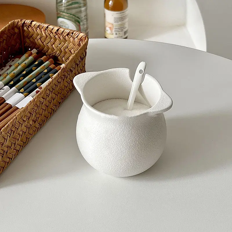 French Style Matte Storage Jar White Color Ceramic Salt Shaker With Spoon Household Kitchen Binaural Sugar Chillies Spice Jars