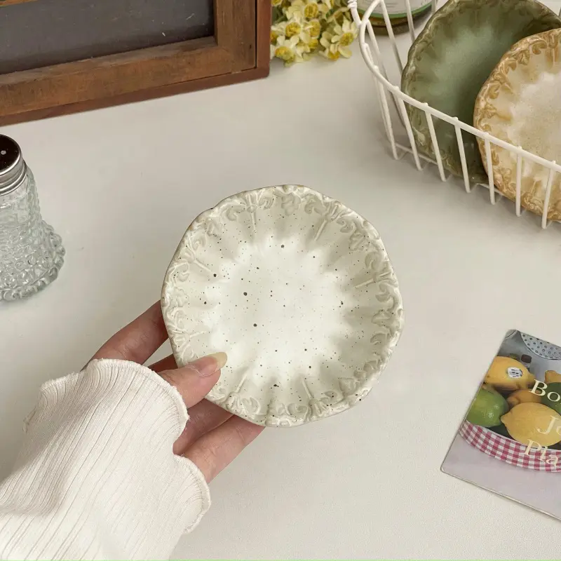 European Style Ceramic Snack Plates Exquisite Relief Dessert Mini Round Dish Sauce Vinegar Hot Pot Seasoning Dipping Plate