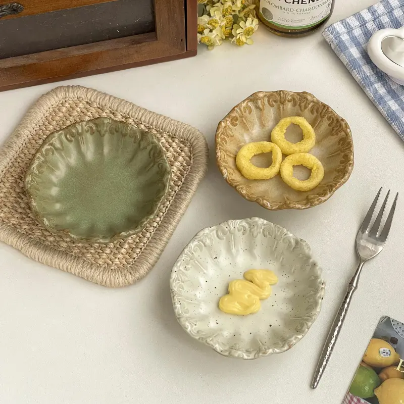 European Style Ceramic Snack Plates Exquisite Relief Dessert Mini Round Dish Sauce Vinegar Hot Pot Seasoning Dipping Plate