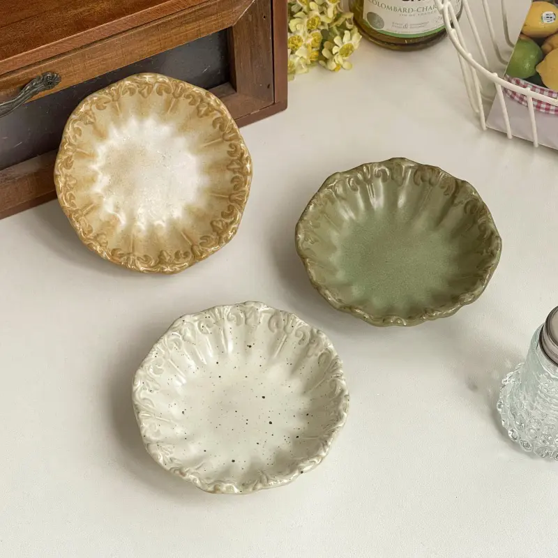European Style Ceramic Snack Plates Exquisite Relief Dessert Mini Round Dish Sauce Vinegar Hot Pot Seasoning Dipping Plate