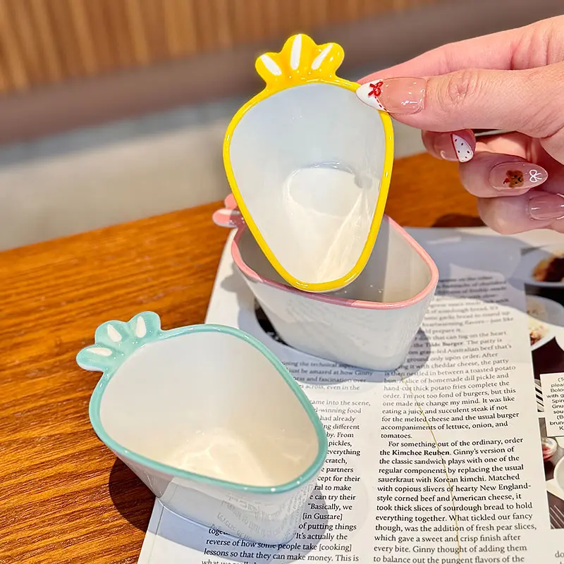 Cute Carrot Shaped Small Dish Household Restaurant Table Ceramic Dipping Saucer Exquisite Under Glazed Hotpot Seasoning Dishes