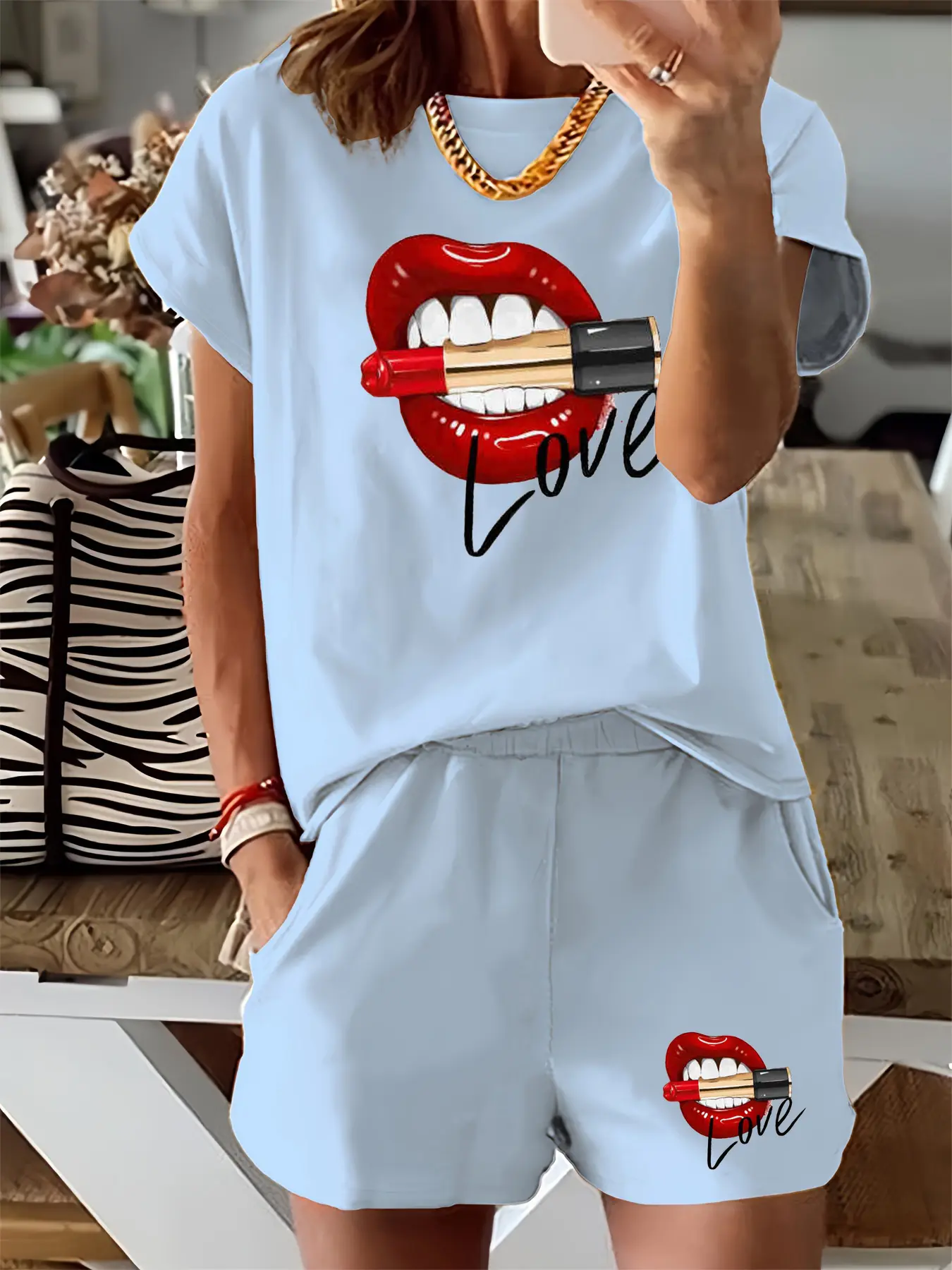 Summer women's comfortable loose lip print LOVE print casual round neck short sleeved T-shirt shorts two-piece set