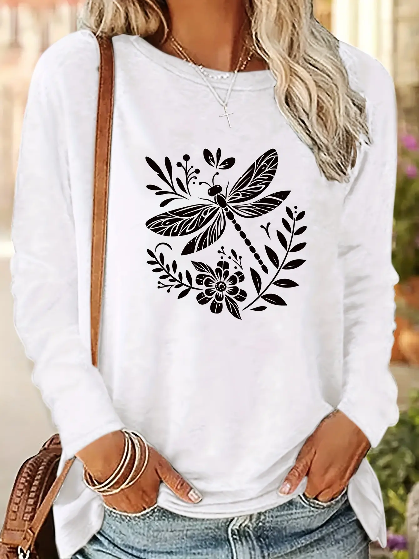 Female tight black and white Dragonfly long sleeved high neck base top, spring and autumn T-shirt for women