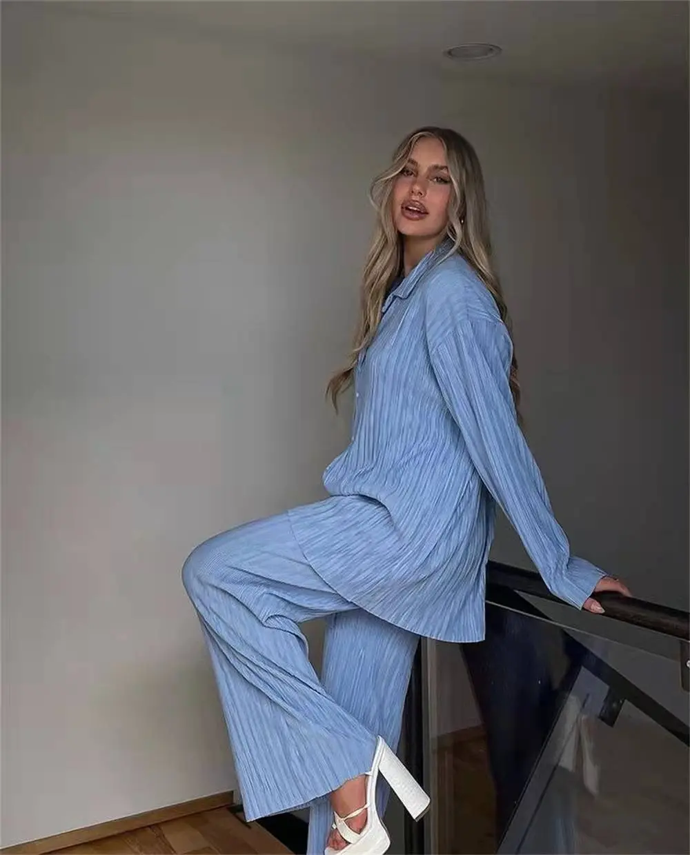 Hot Selling Items in Spring and Summer European and American Solid Color Texture Loose and Slimming Pleated Casual Women's Suit