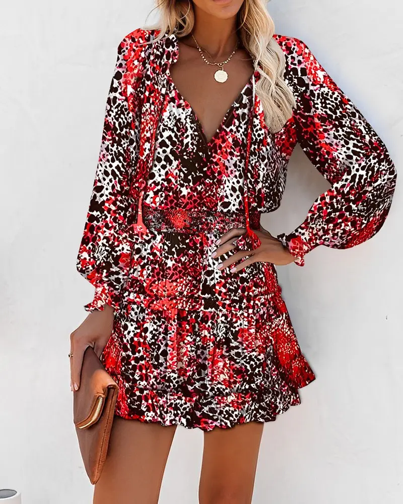 Spring and Summer Long Sleeved Printed Waist Cinching Floral Leopard Print Pleated V-neck Mini Dress Vacation Long Sleeved Dress