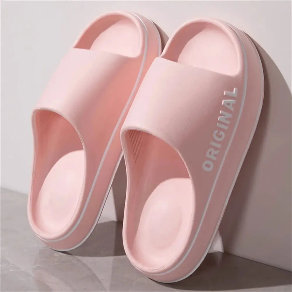 Men Thick Sole Summer Beach Slides Women Bathroom Anti Slip Soft Sandals Simplicity Ultra Light Letter Shoes Couples Slipper