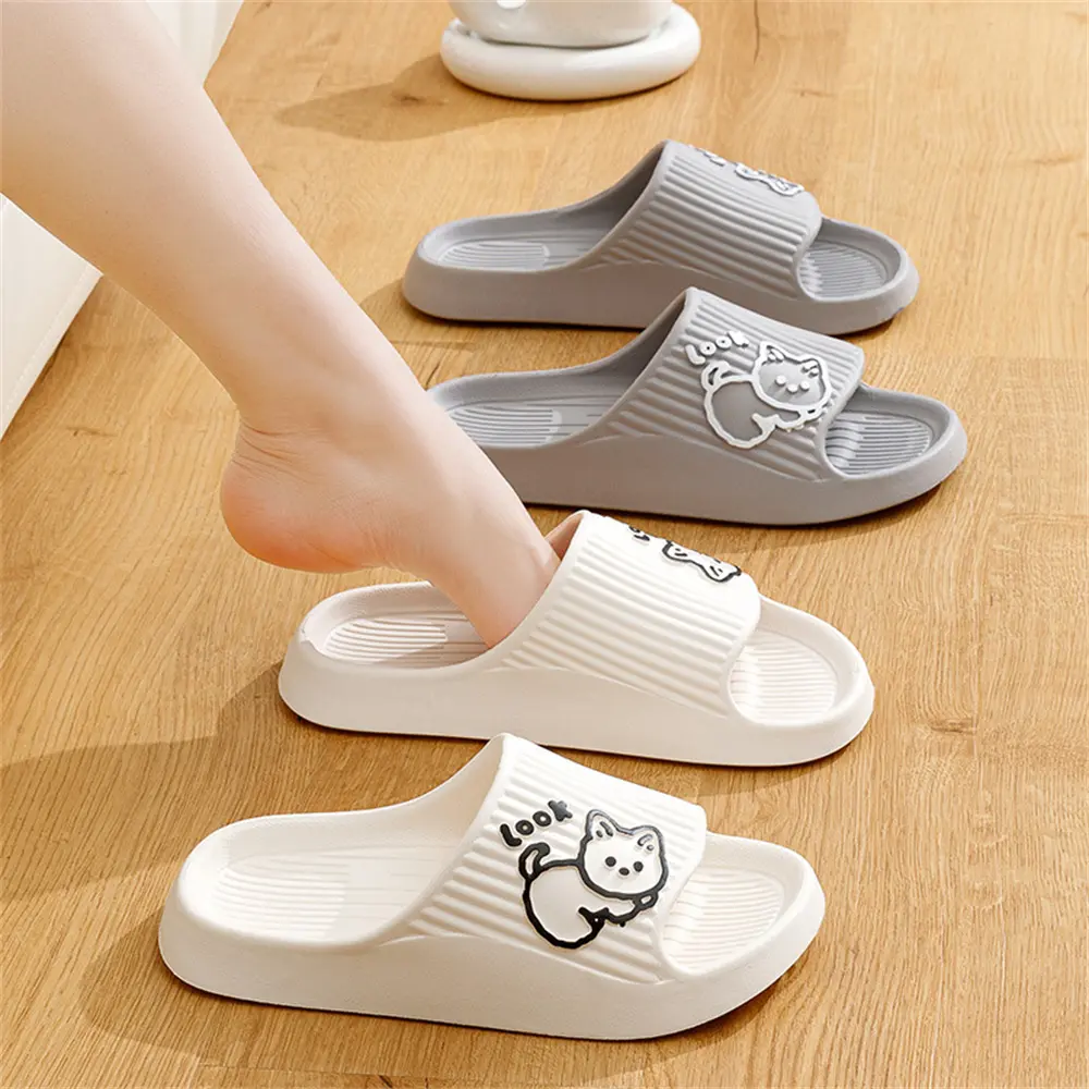 Summer Slippers Women Men Thick Sole Cartoon Beach Slides Bathroom Anti Slip Soft Home Sandals Ultra Light Shoes Couples Slipper