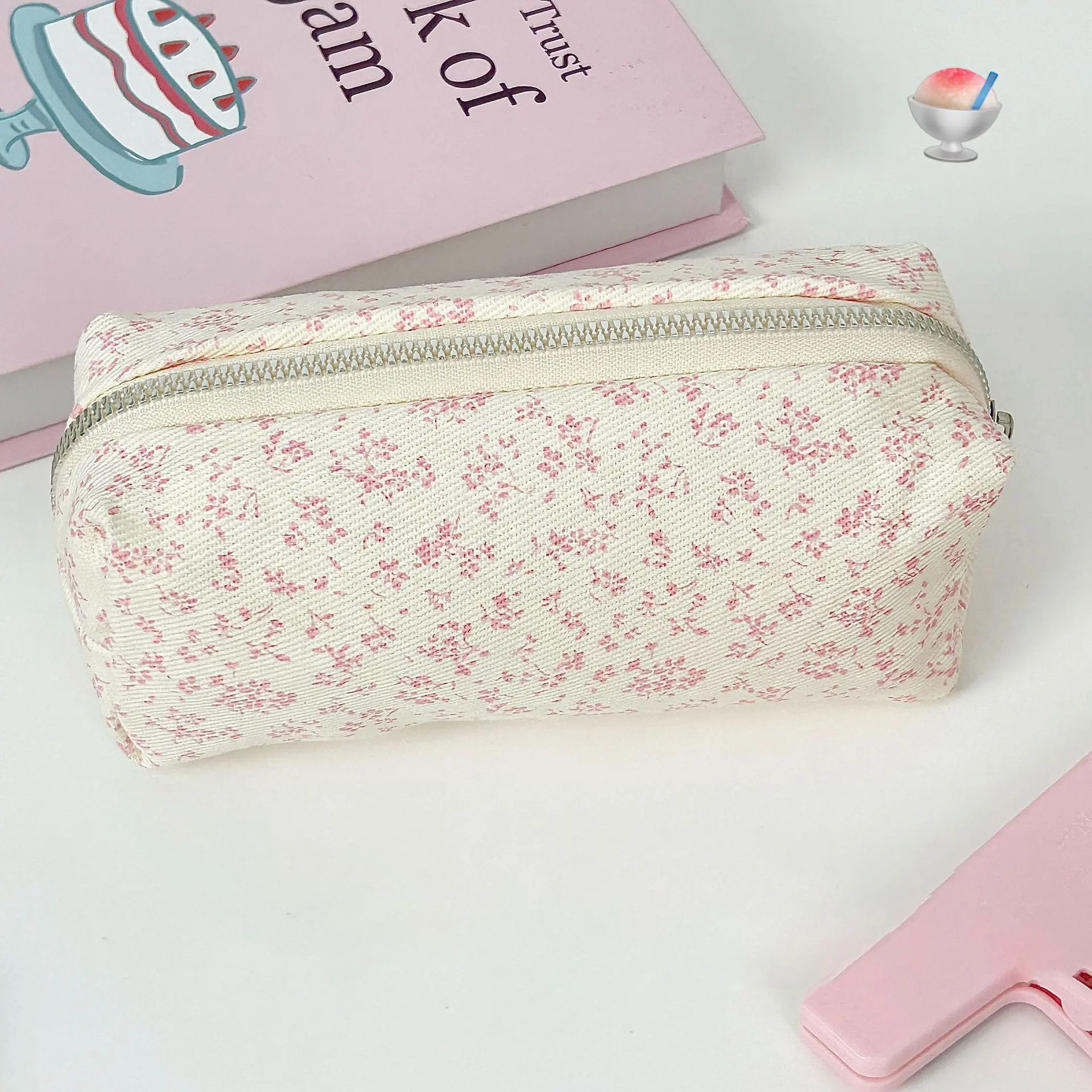 New Brand Beauty Ins Simple Pink Floral Pen Bag Cute And Fresh Canvas Stationery Large Capacity Storage Bag Make Up Accessories