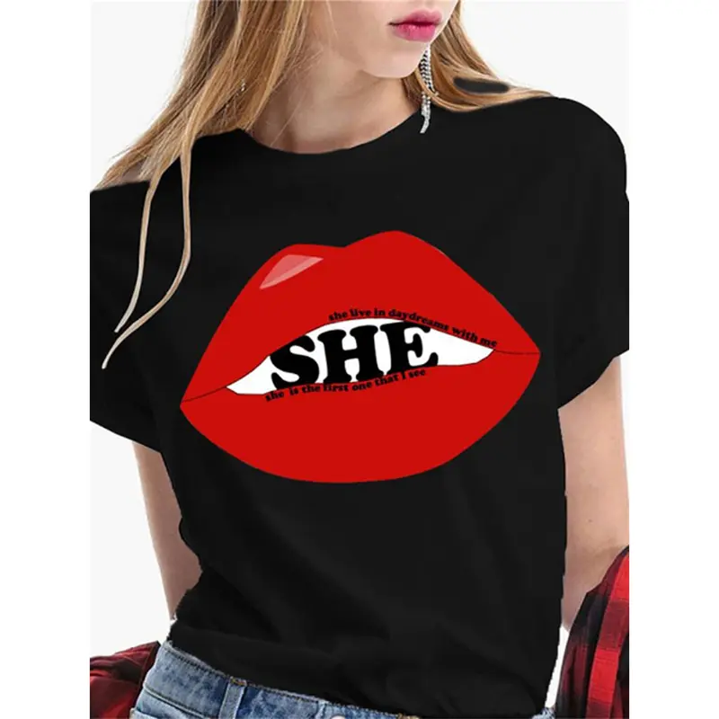 Sexy Red Lips Print Black T-shirt Unisex Hip Hop Personality Streetwear Leisure Short Sleeve Tee Summer Daily OOTD Novel T Shirt