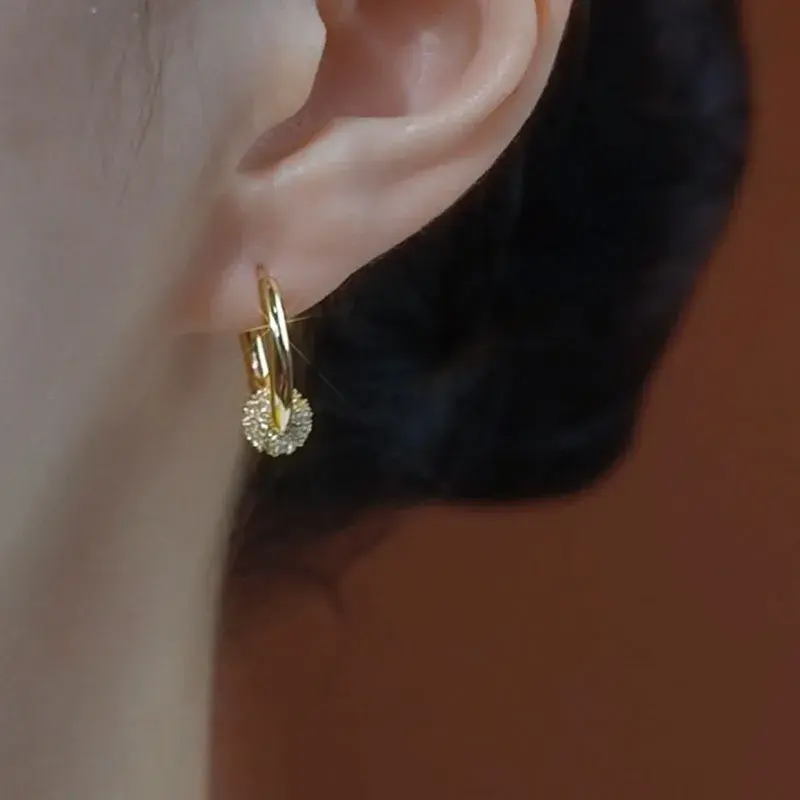 Elegant Luxury Full Drill Round Ball Earrings Versatile 2024 New Style Unique Niche Clip Earrings Fashionable High End Jewelry