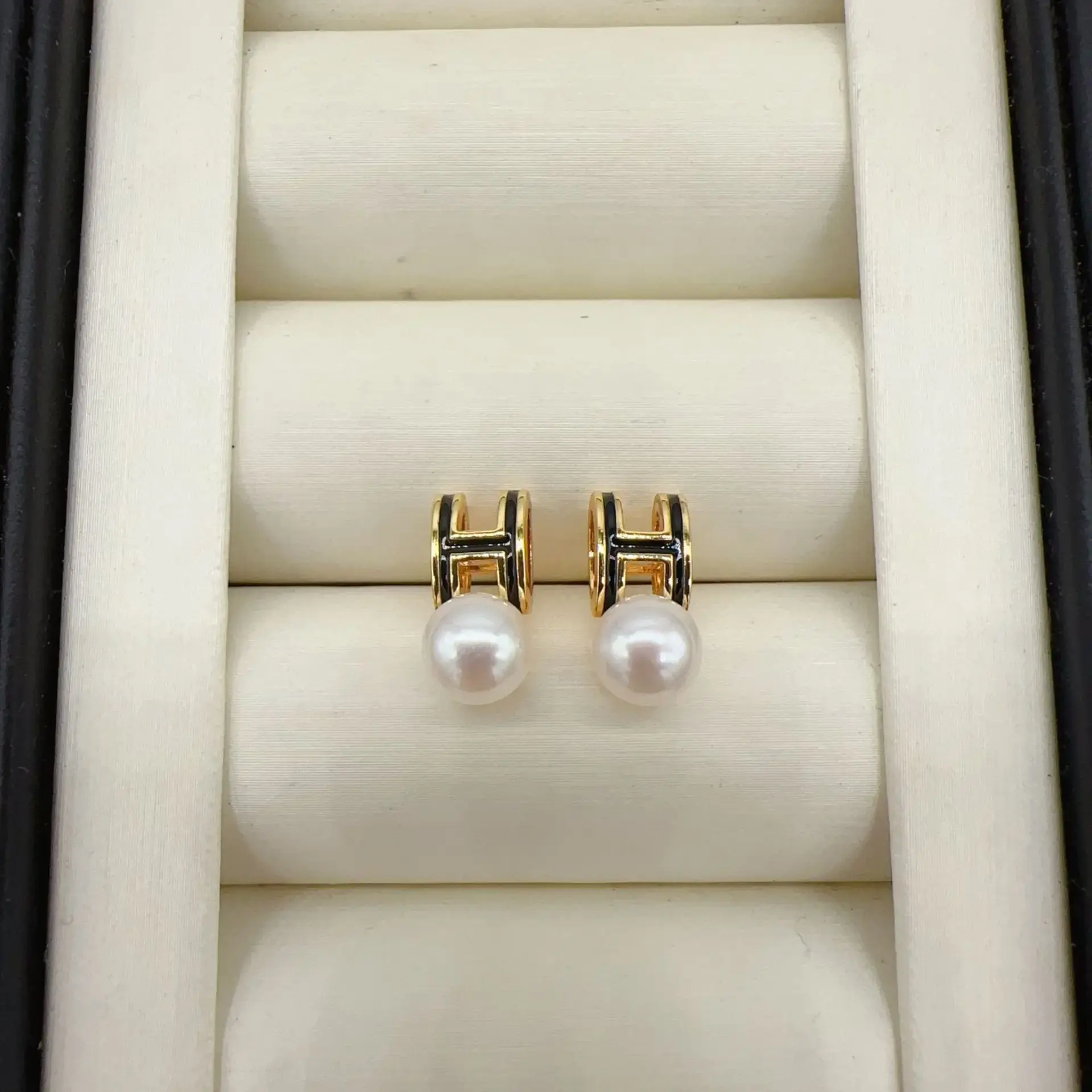 High-Light Natural Freshwater Pearl Earrings Women's 18K Gold-Plated Letter H Fashion Pearl Studs S925 Pure Silver Needles
