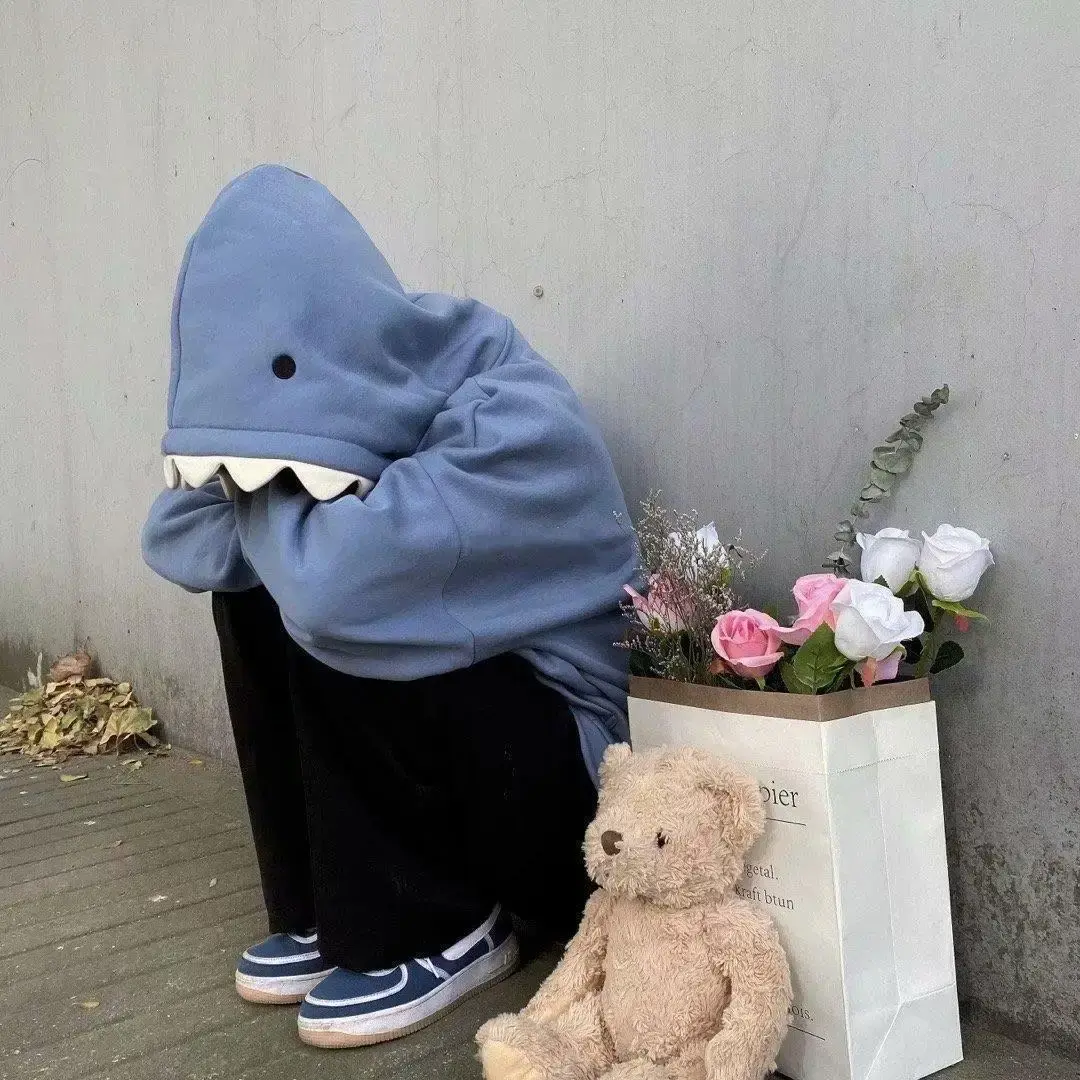 New 2021 Autumn/Winter Shark Cap Hoodie Loose Fit Fleece Lined Couple Sweatshirts Men Women Student Weird Design Sensibility Top