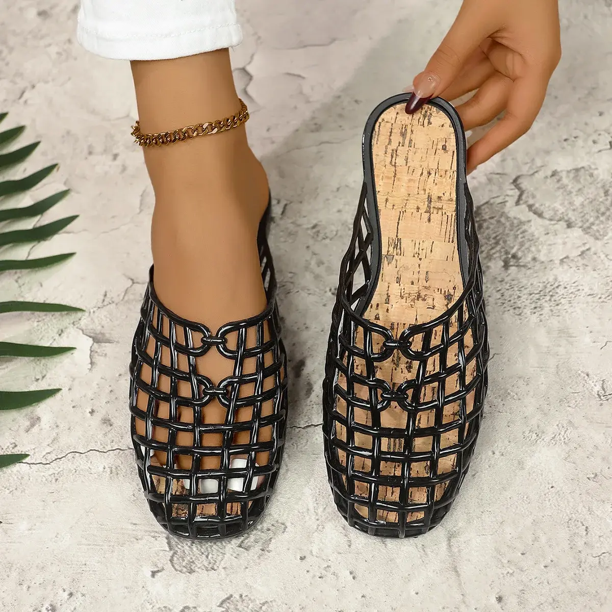Women's Spring Autumn Hole Hole Sandals Ultra Soft Bottom Beach Slippers Anti Slip Flat Bottom Open Toe Comfortable PVC Shoes