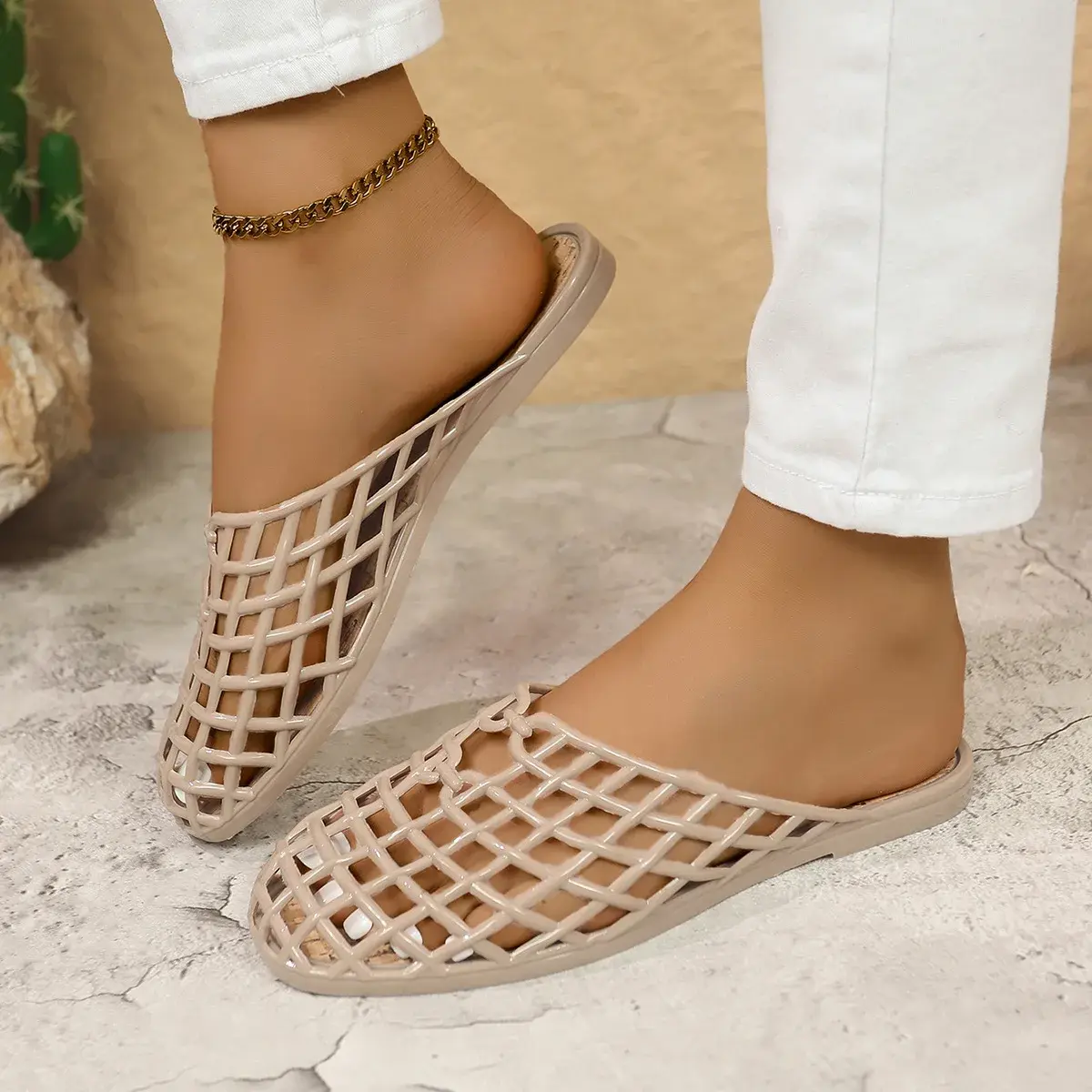 Women's Spring Autumn Hole Hole Sandals Ultra Soft Bottom Beach Slippers Anti Slip Flat Bottom Open Toe Comfortable PVC Shoes