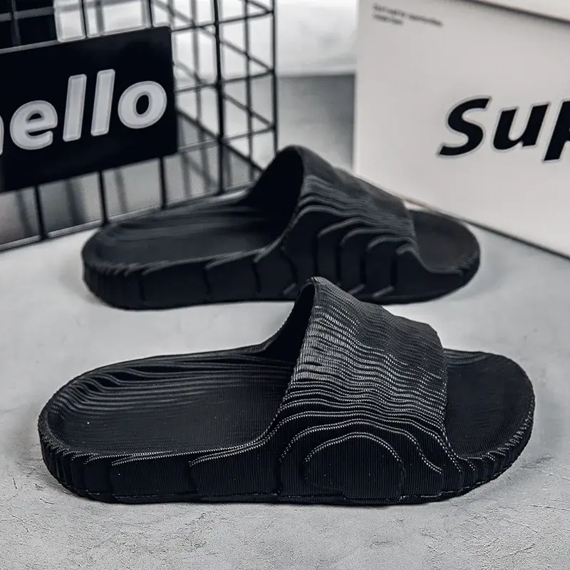 2022 Summer Fashionable Men's Women's Sandals Outdoor Beach Trendy Slip-On EVA Slippers Couple Style Slippers