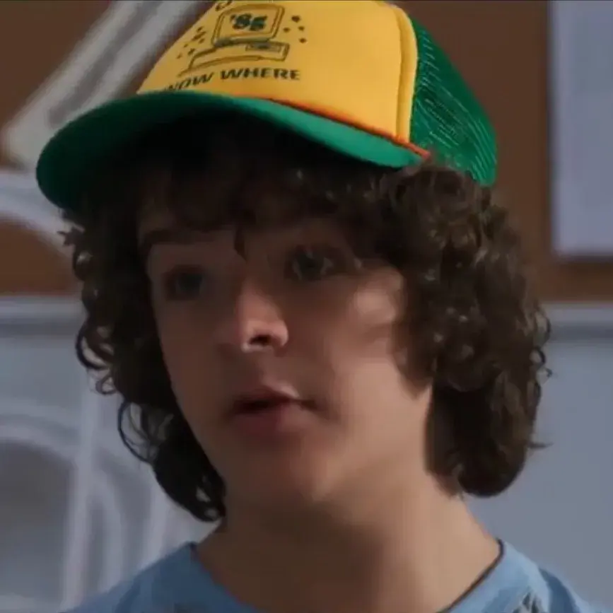 Stranger Things Dustin Men's Mesh Cap Trucker Hat Adjustable Snapback Baseball Cap Retro Style Comfortable Cotton Hat