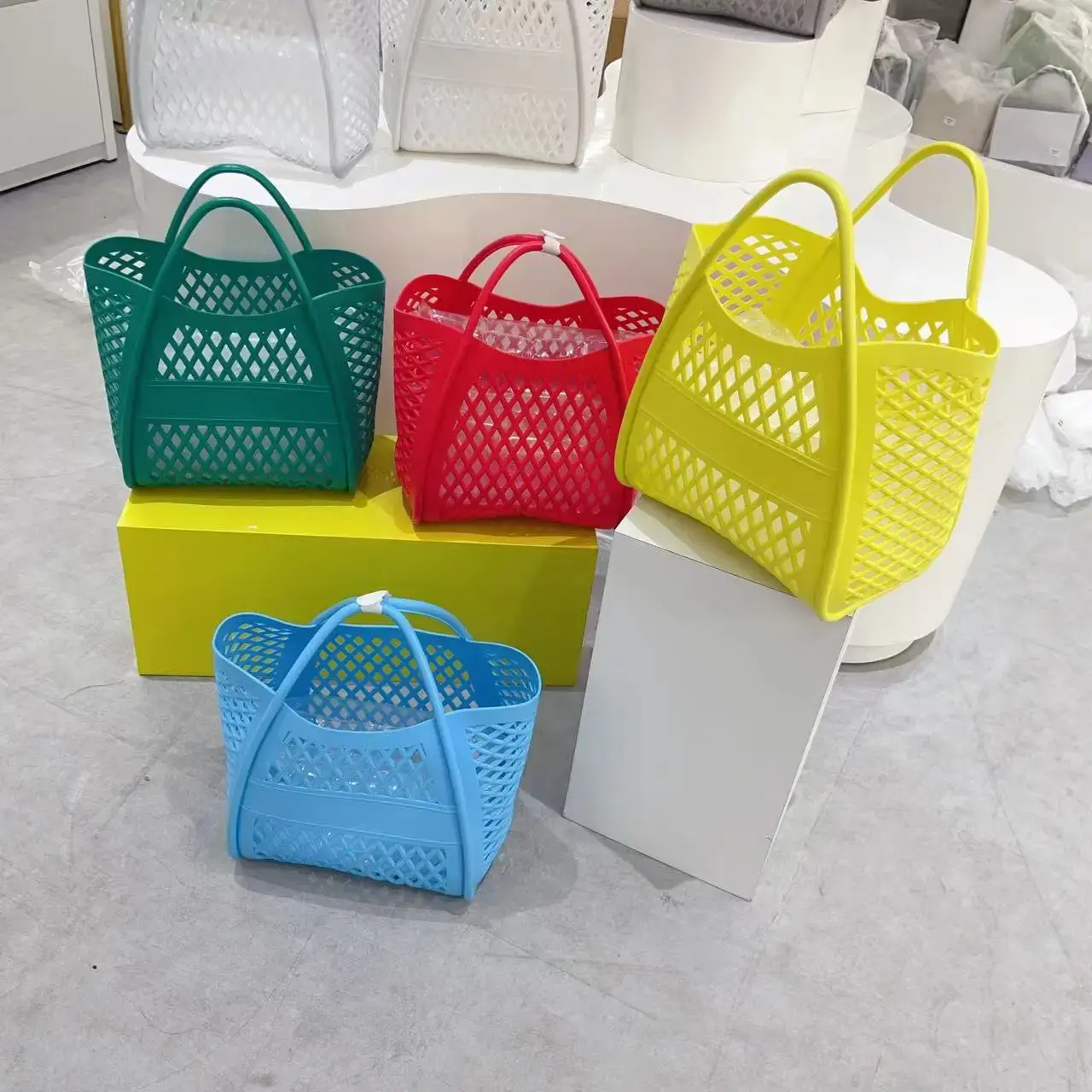 Silicone Hollow Out Handbag Basket PVC Beach Bag Shower Basket Picnic Storage Bag Motorcycle Equipment Accessories